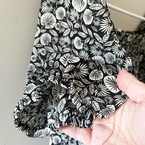 EUC LOFT Palm Smocked Square Neck Top - Picture 4 of 10